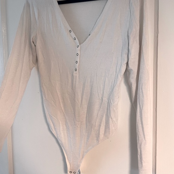 Abercrombie & Fitch Soft A&F Cozy long sleeve button down body suit - Picture 3 of 3